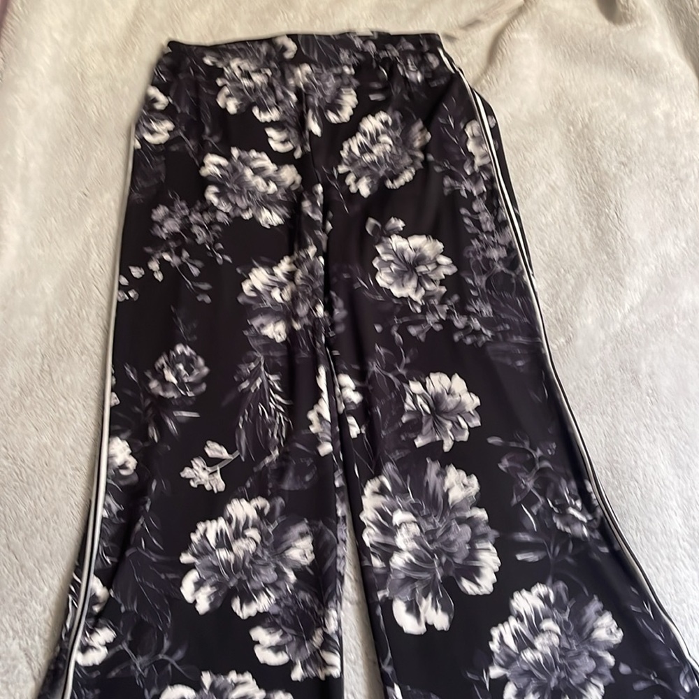 NWT Tribal pants S